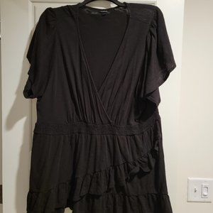 Torrid Size 4 black tee